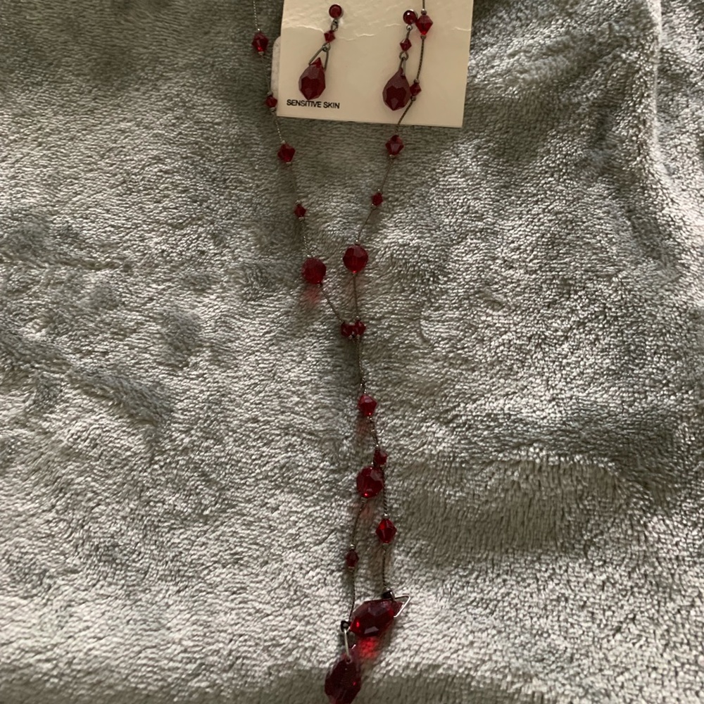 Dillard’s necklace and earring set, BNWT